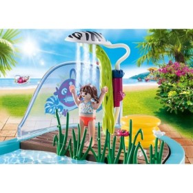 Piscina cu pistol de apa